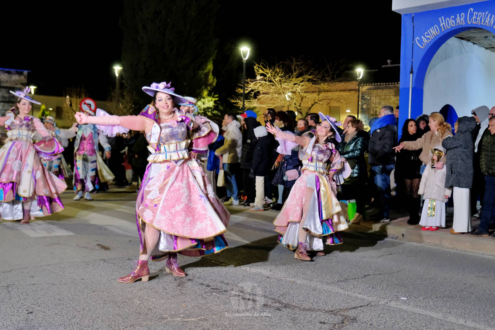 El Gran Desfile de Comparsas recorre Argamasilla de Alba con diez agrupaciones