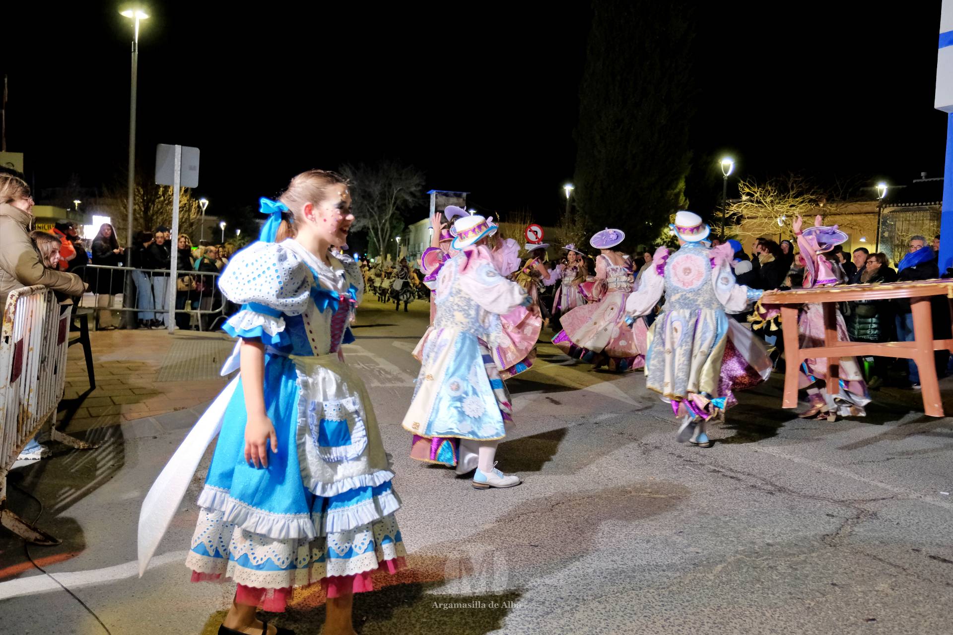El Gran Desfile de Comparsas recorre Argamasilla de Alba con diez agrupaciones