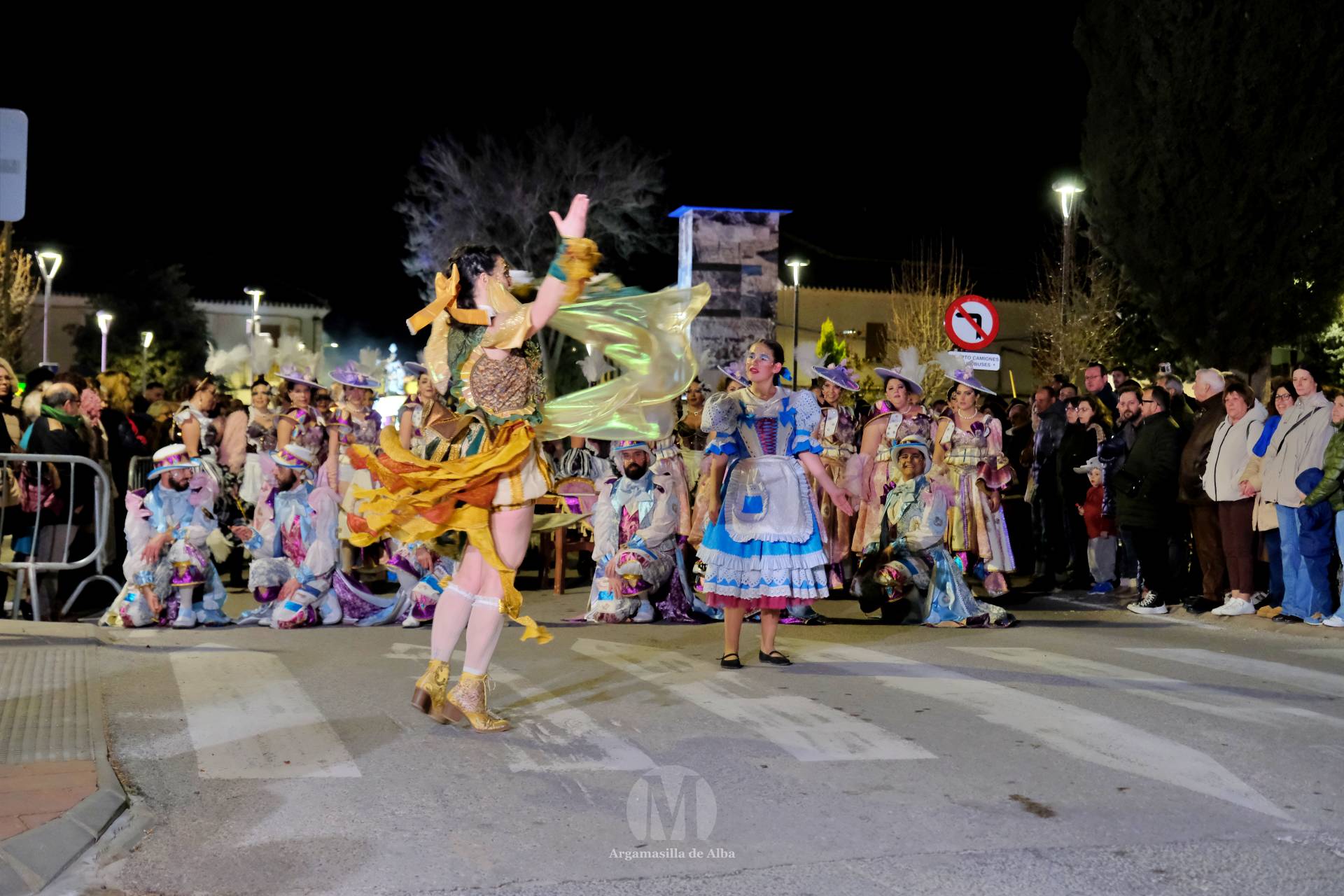 El Gran Desfile de Comparsas recorre Argamasilla de Alba con diez agrupaciones