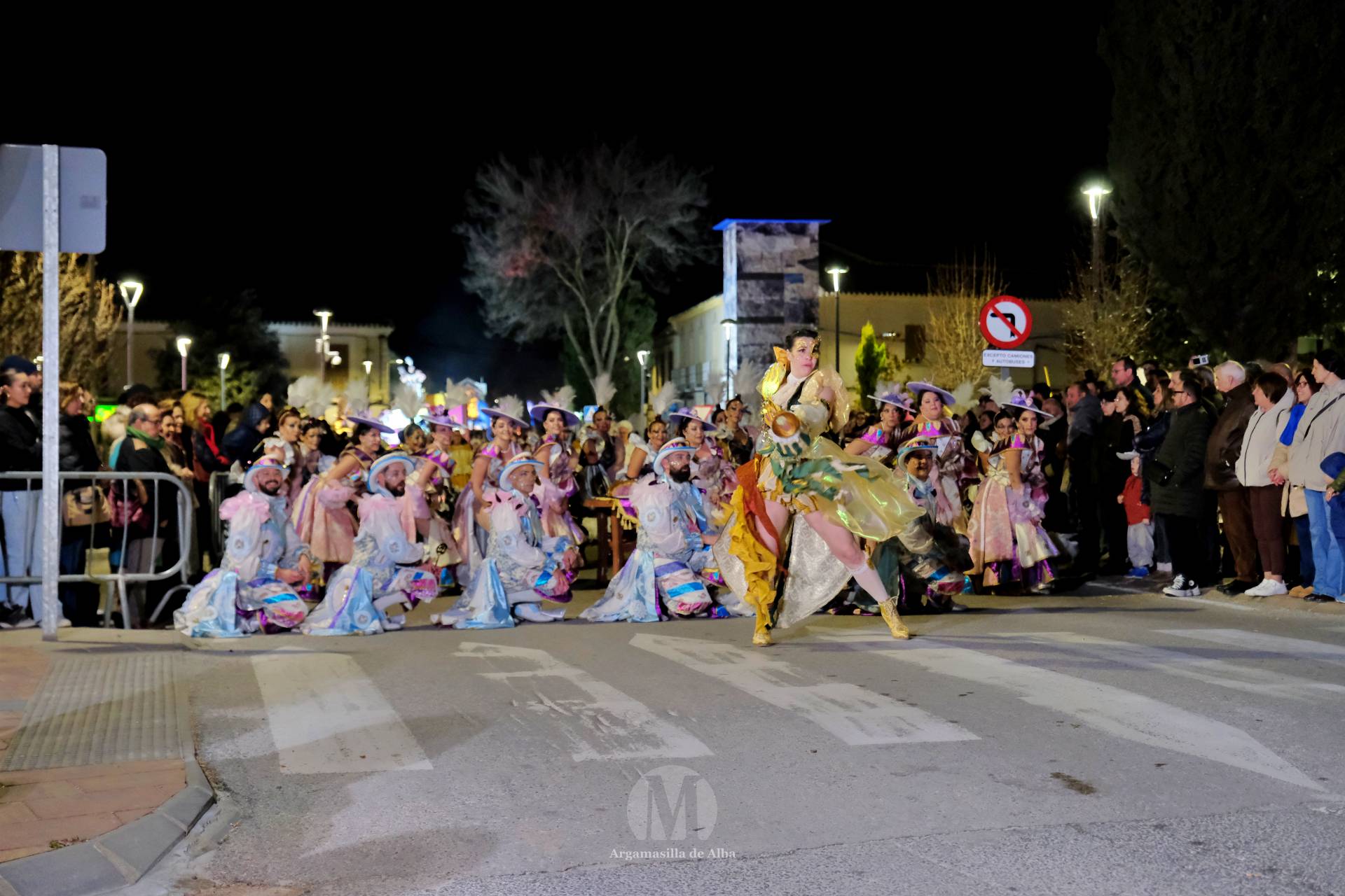 El Gran Desfile de Comparsas recorre Argamasilla de Alba con diez agrupaciones