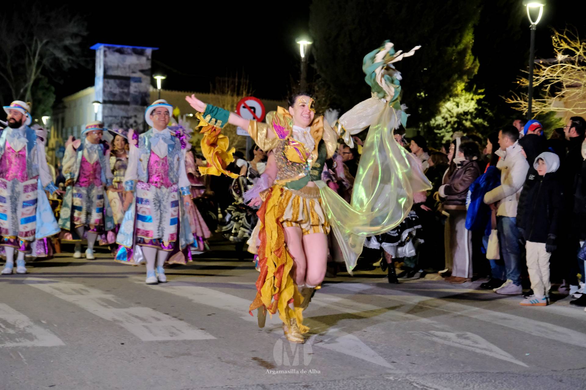 El Gran Desfile de Comparsas recorre Argamasilla de Alba con diez agrupaciones