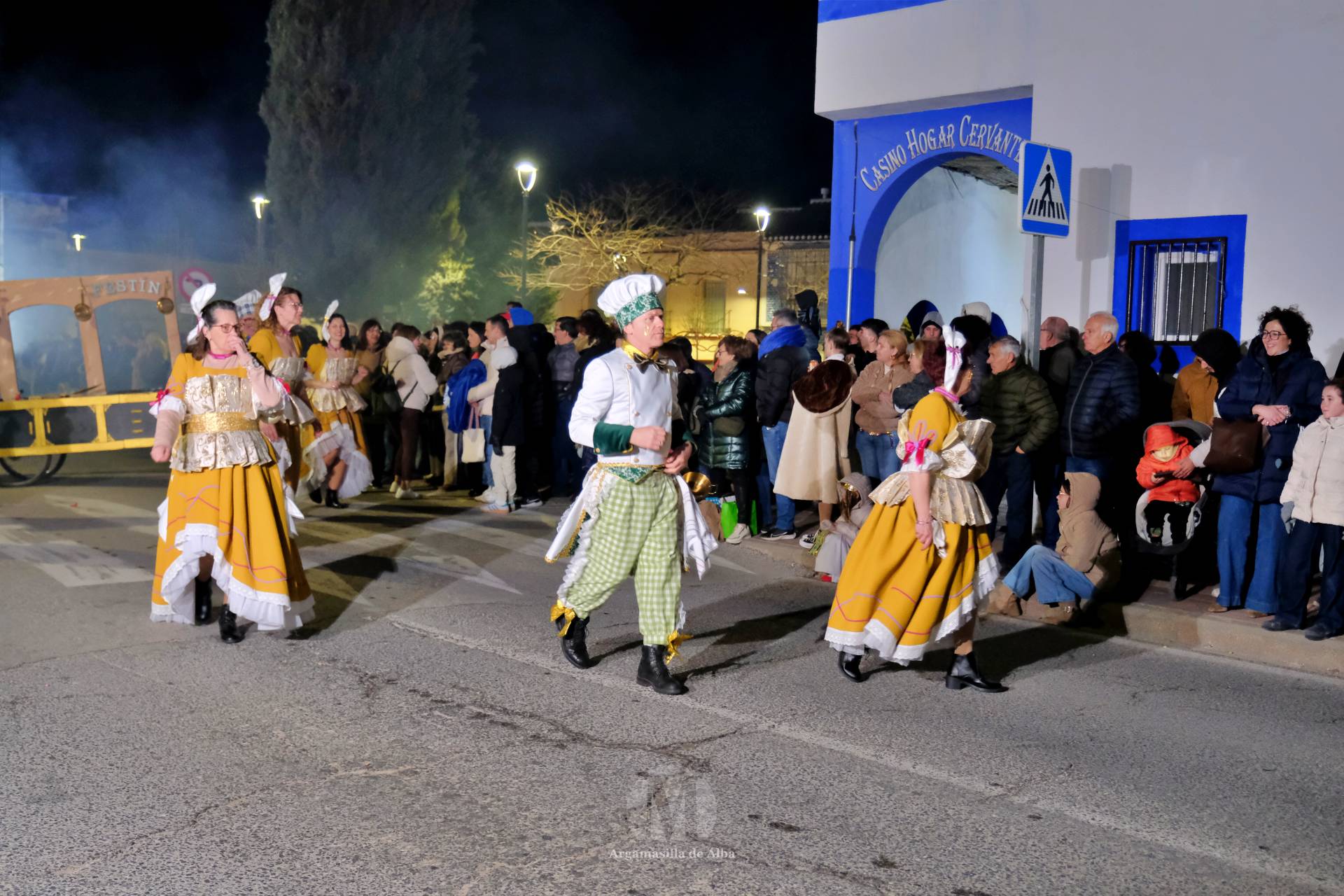El Gran Desfile de Comparsas recorre Argamasilla de Alba con diez agrupaciones