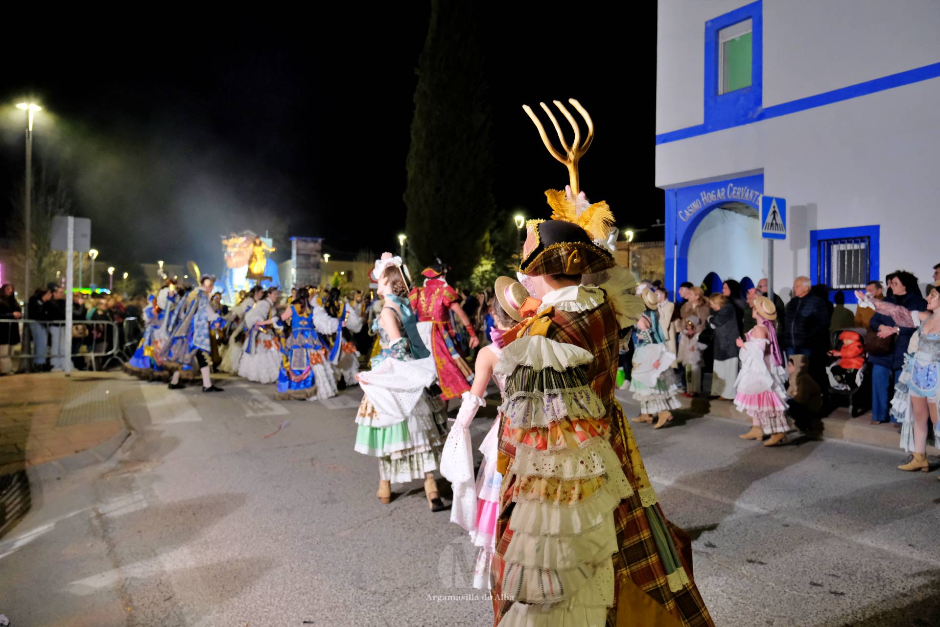 El Gran Desfile de Comparsas recorre Argamasilla de Alba con diez agrupaciones
