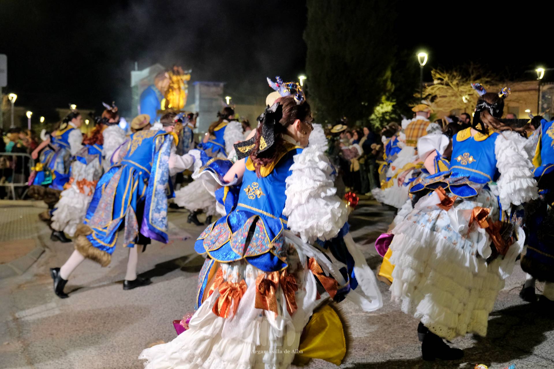 El Gran Desfile de Comparsas recorre Argamasilla de Alba con diez agrupaciones