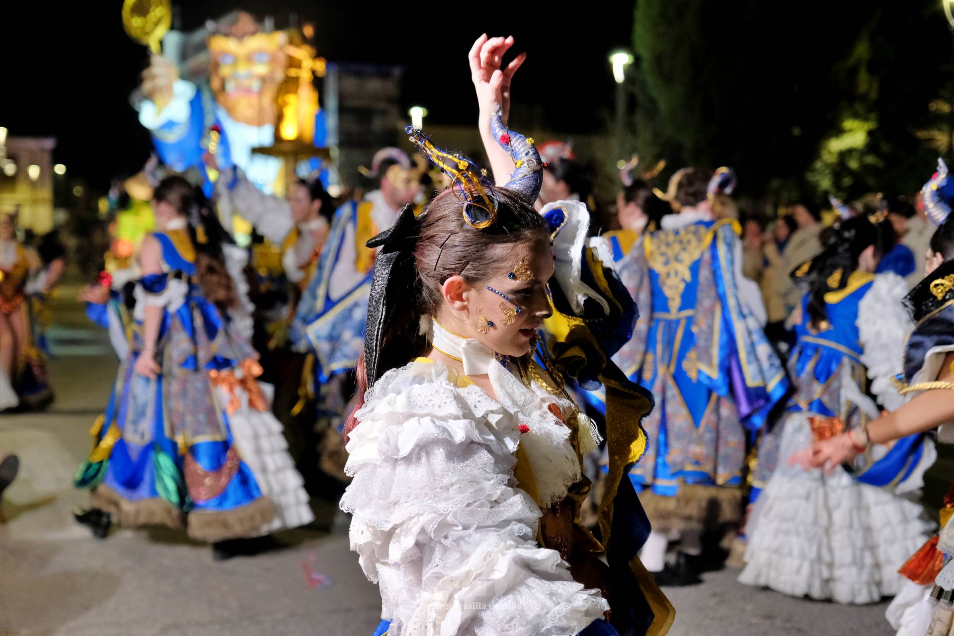 El Gran Desfile de Comparsas recorre Argamasilla de Alba con diez agrupaciones