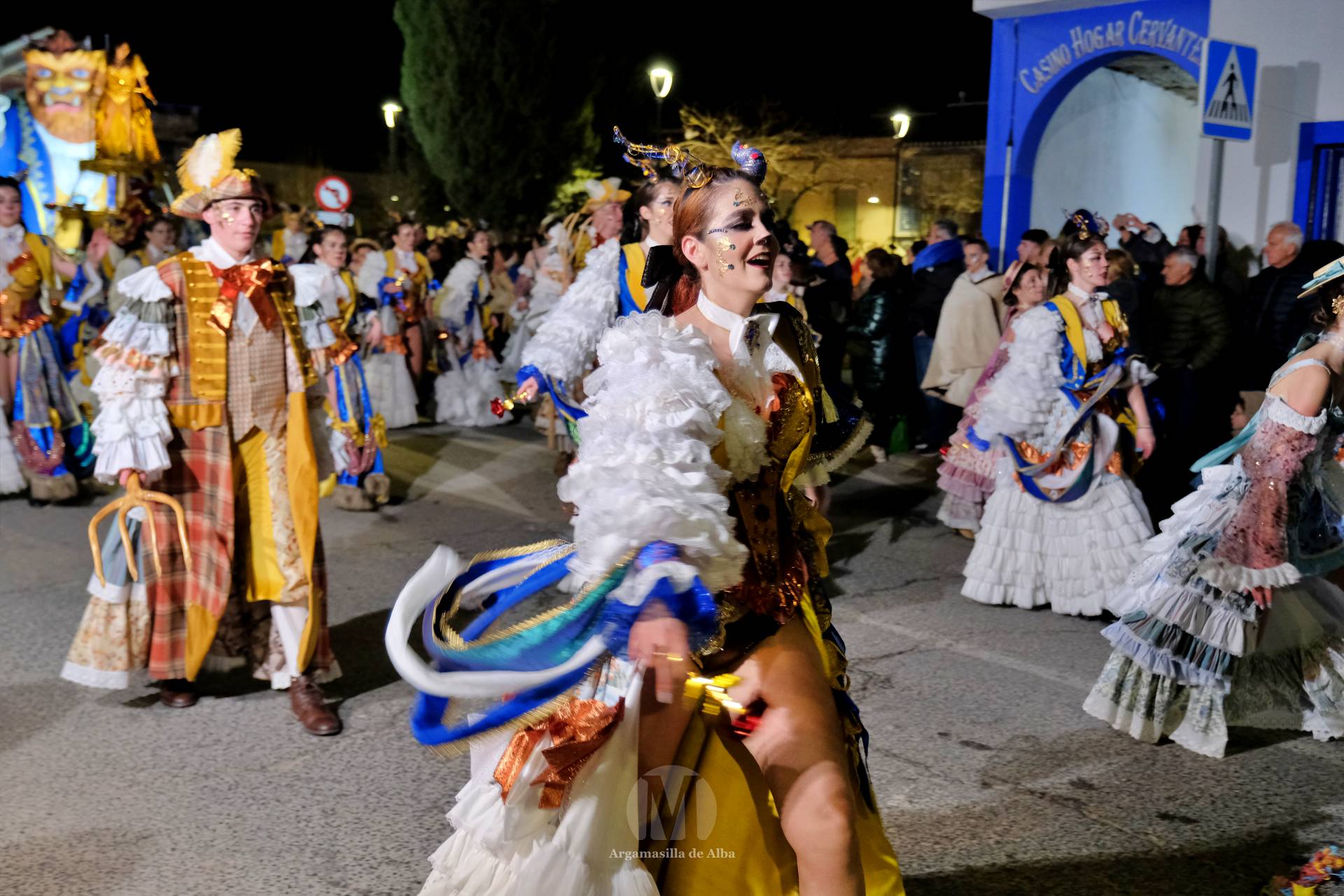 El Gran Desfile de Comparsas recorre Argamasilla de Alba con diez agrupaciones