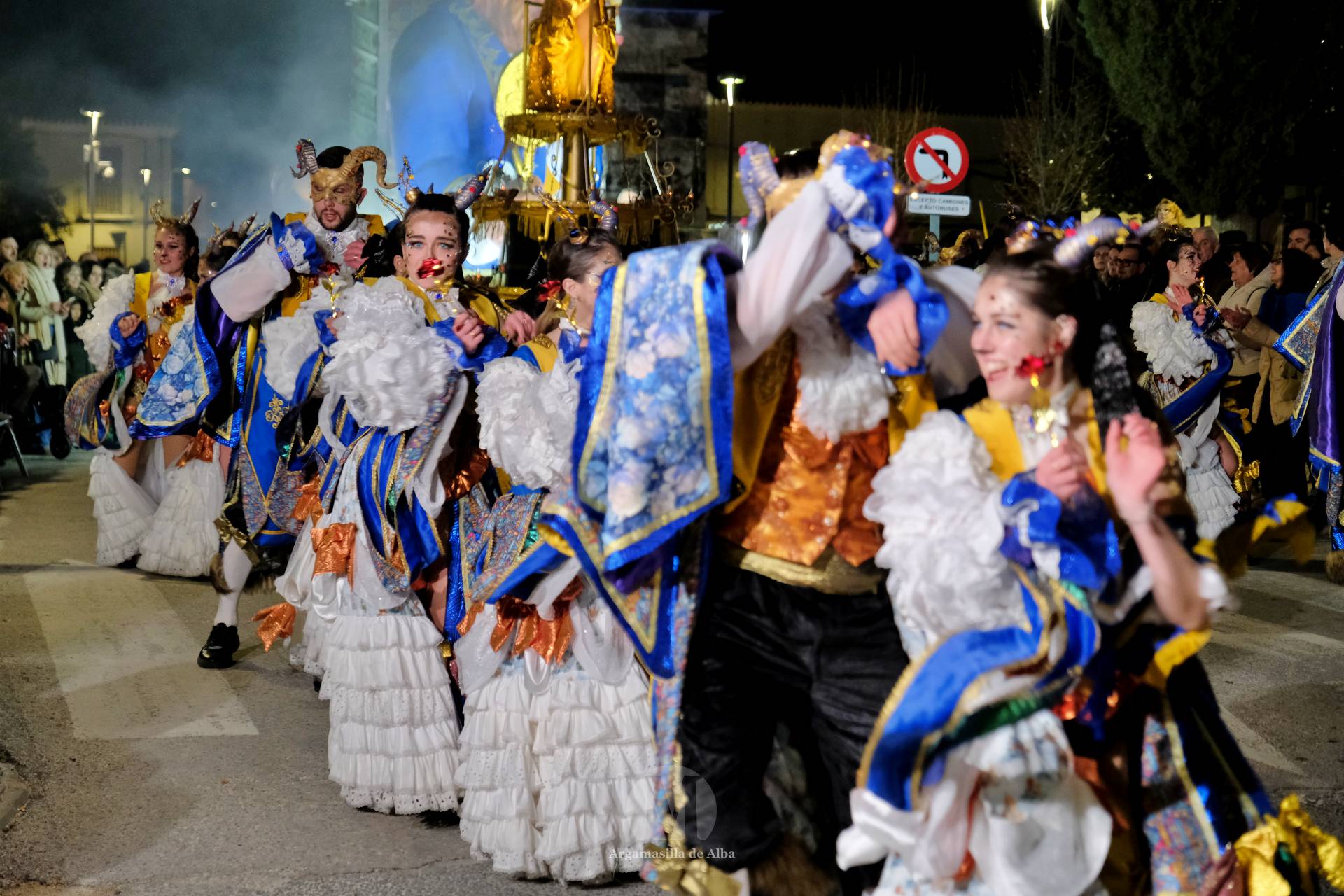 El Gran Desfile de Comparsas recorre Argamasilla de Alba con diez agrupaciones