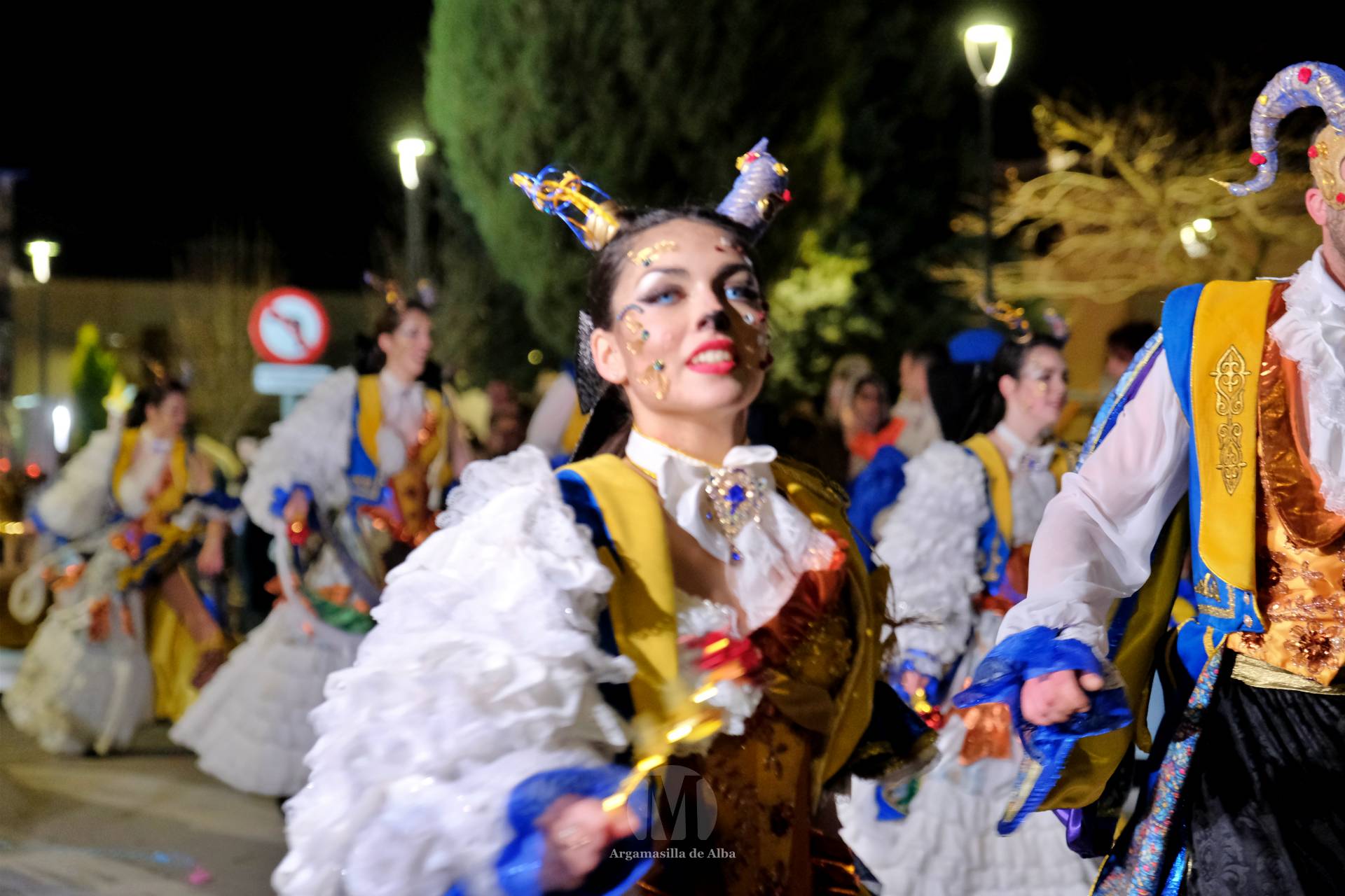 El Gran Desfile de Comparsas recorre Argamasilla de Alba con diez agrupaciones