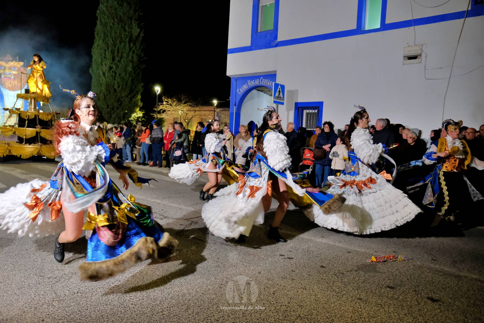 El Gran Desfile de Comparsas recorre Argamasilla de Alba con diez agrupaciones