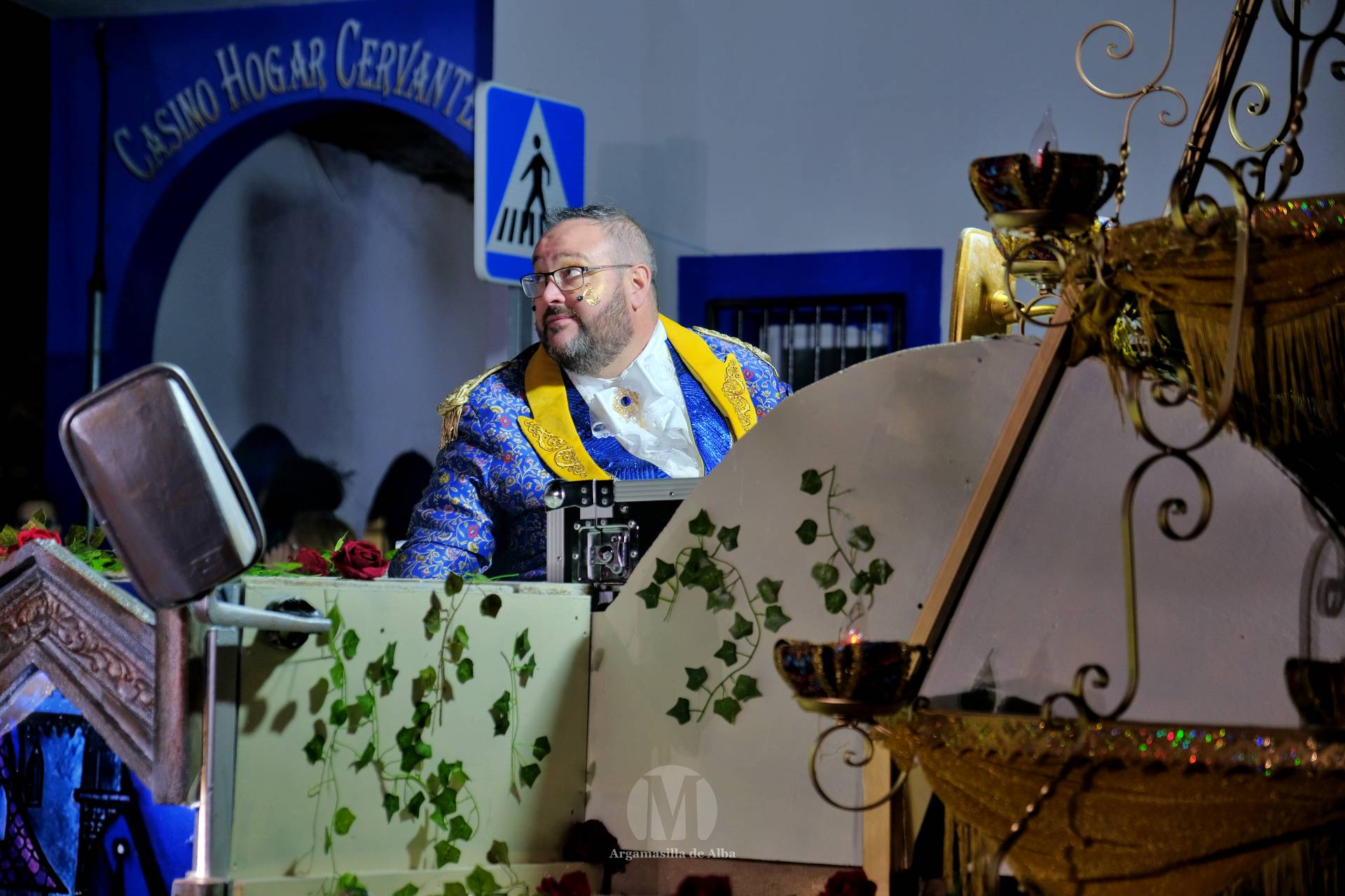 El Gran Desfile de Comparsas recorre Argamasilla de Alba con diez agrupaciones