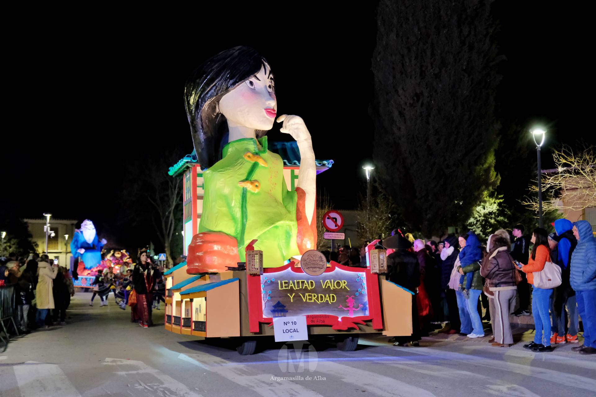 El Gran Desfile de Comparsas recorre Argamasilla de Alba con diez agrupaciones