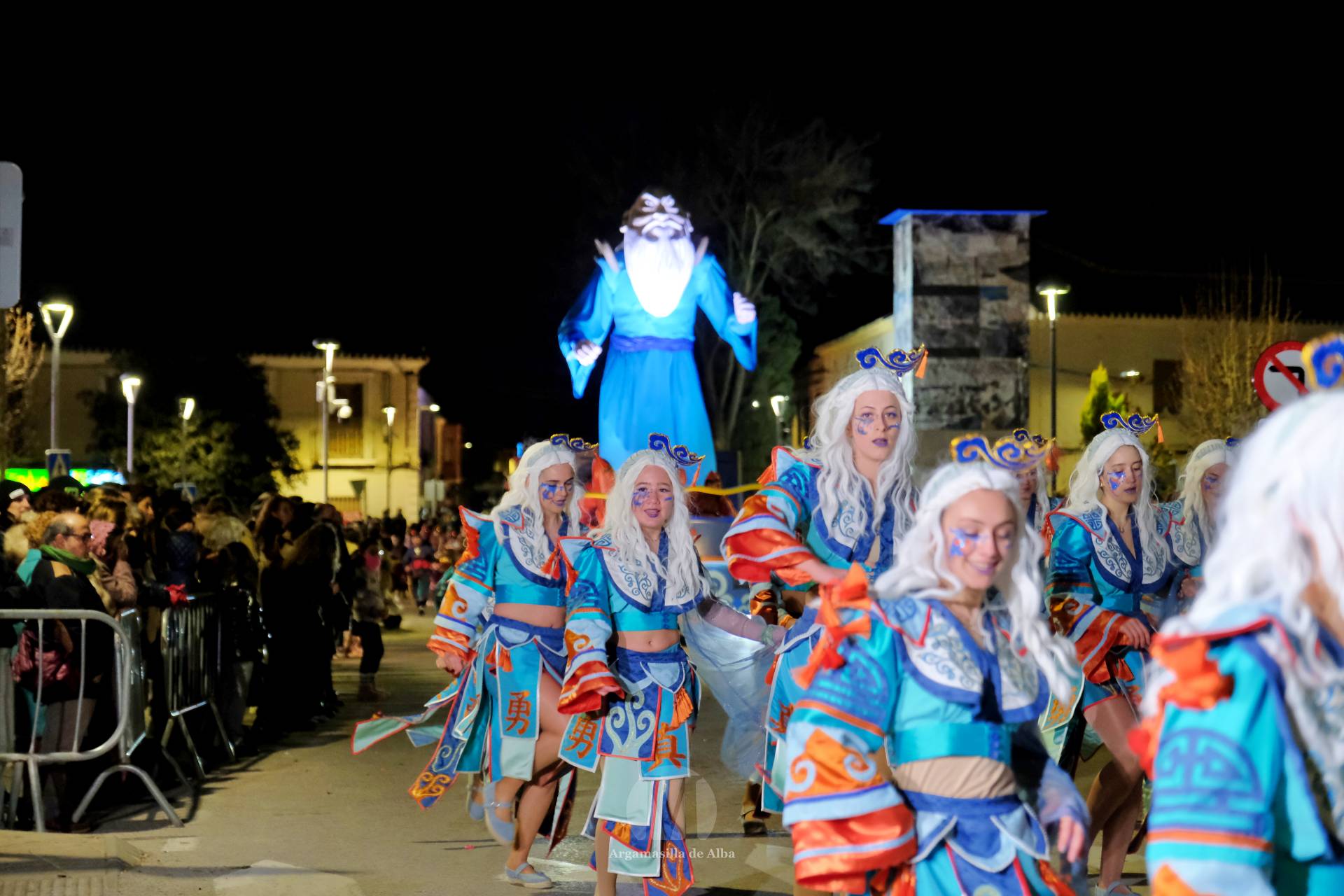 El Gran Desfile de Comparsas recorre Argamasilla de Alba con diez agrupaciones