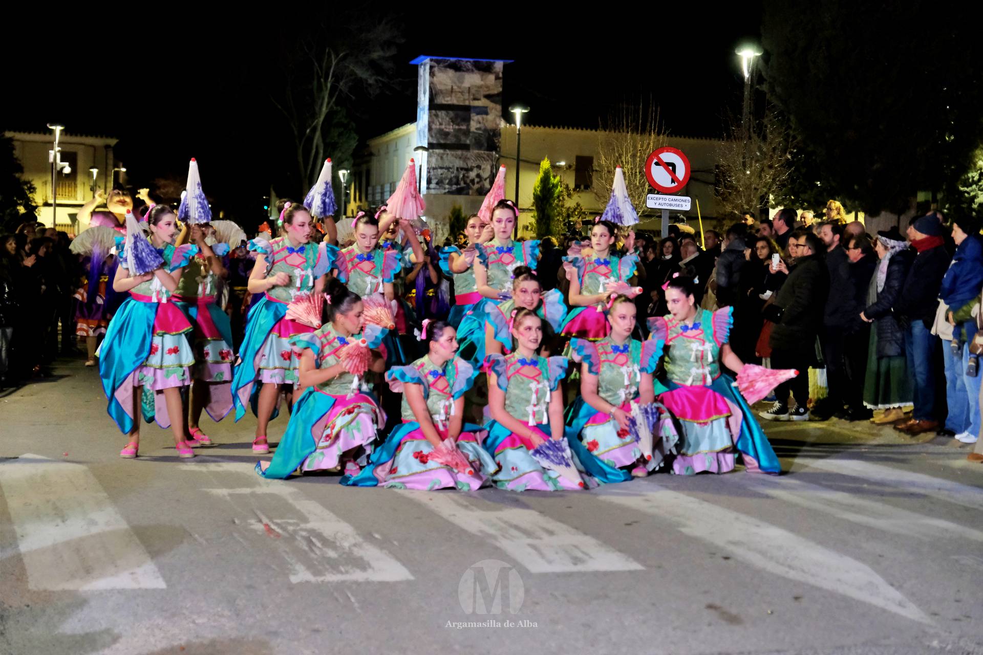 El Gran Desfile de Comparsas recorre Argamasilla de Alba con diez agrupaciones