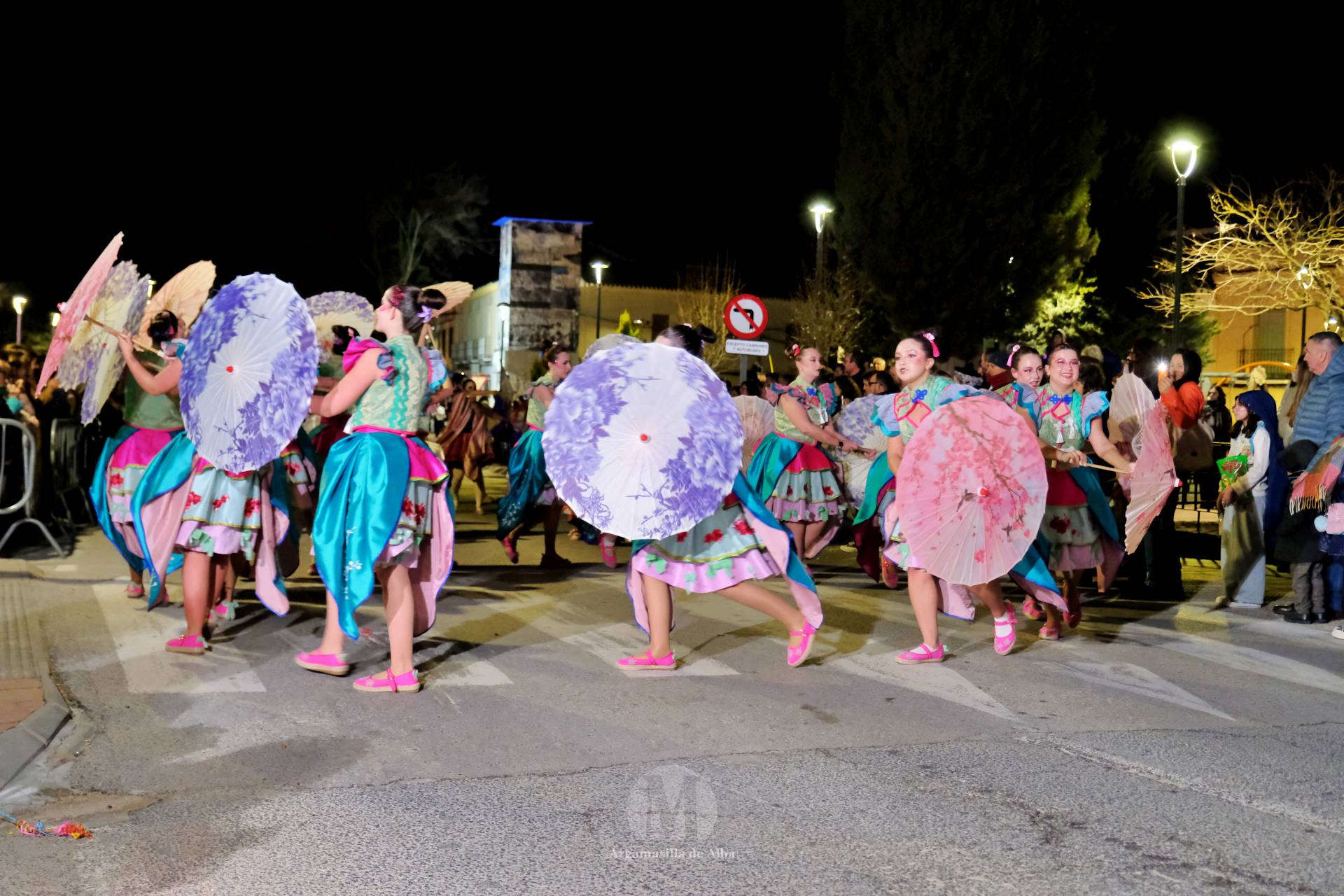 El Gran Desfile de Comparsas recorre Argamasilla de Alba con diez agrupaciones