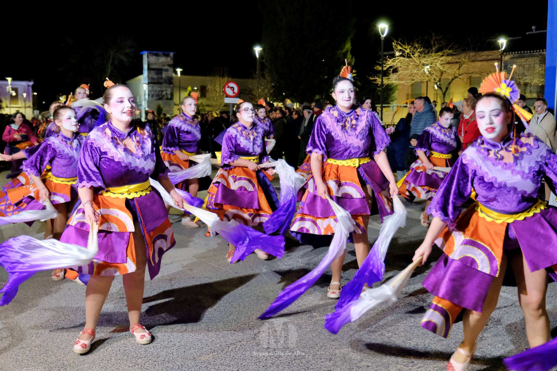 El Gran Desfile de Comparsas recorre Argamasilla de Alba con diez agrupaciones