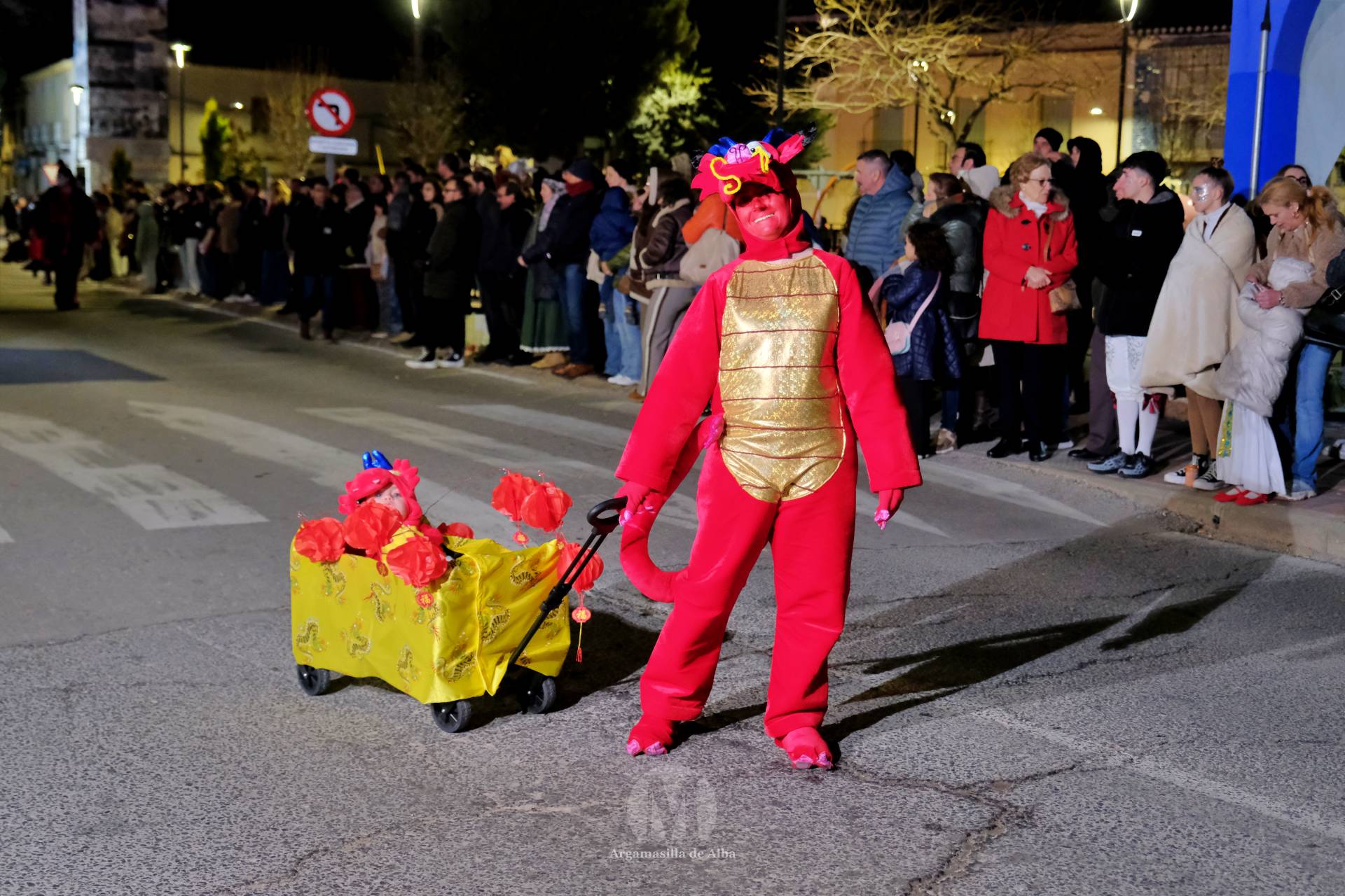 El Gran Desfile de Comparsas recorre Argamasilla de Alba con diez agrupaciones