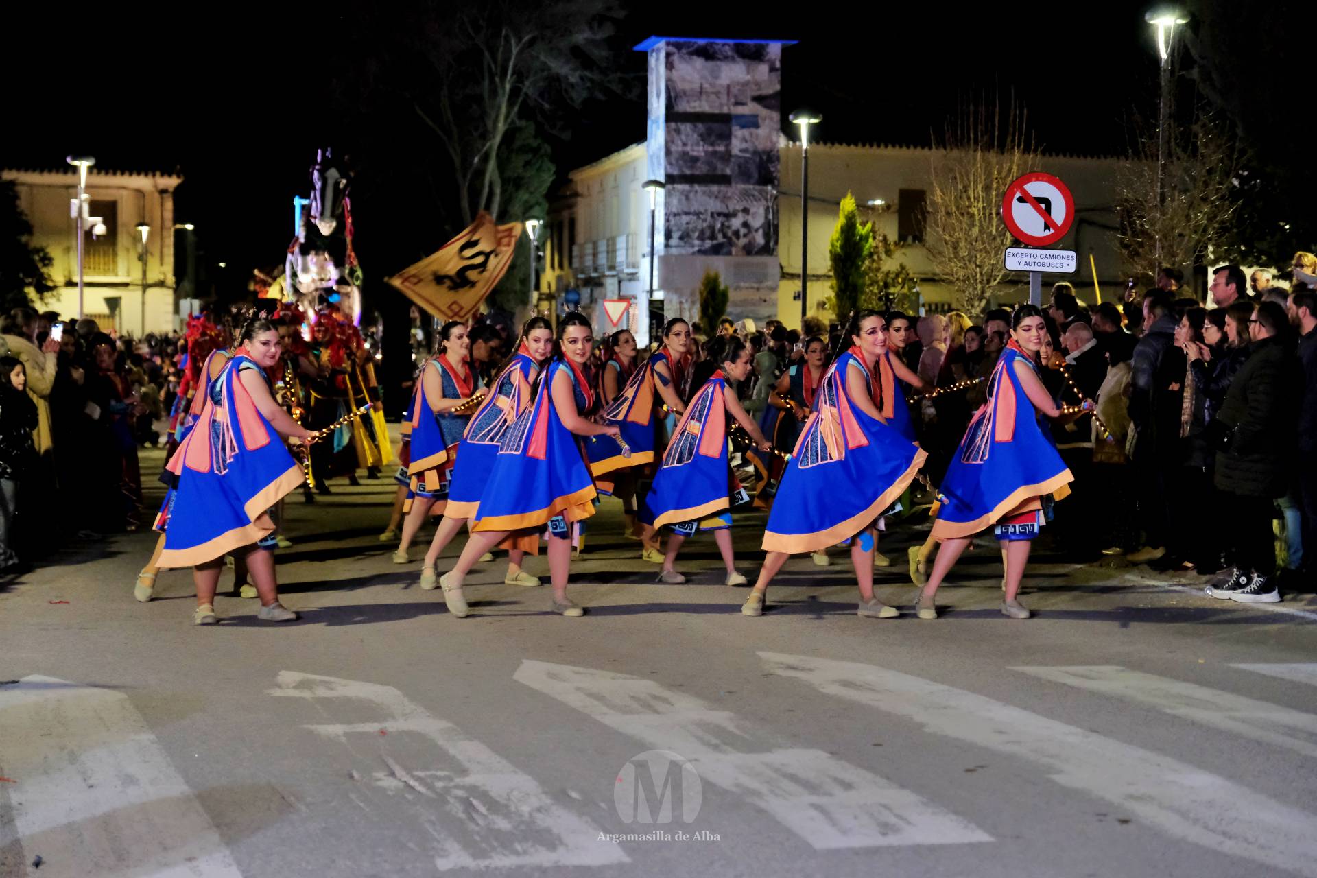 El Gran Desfile de Comparsas recorre Argamasilla de Alba con diez agrupaciones
