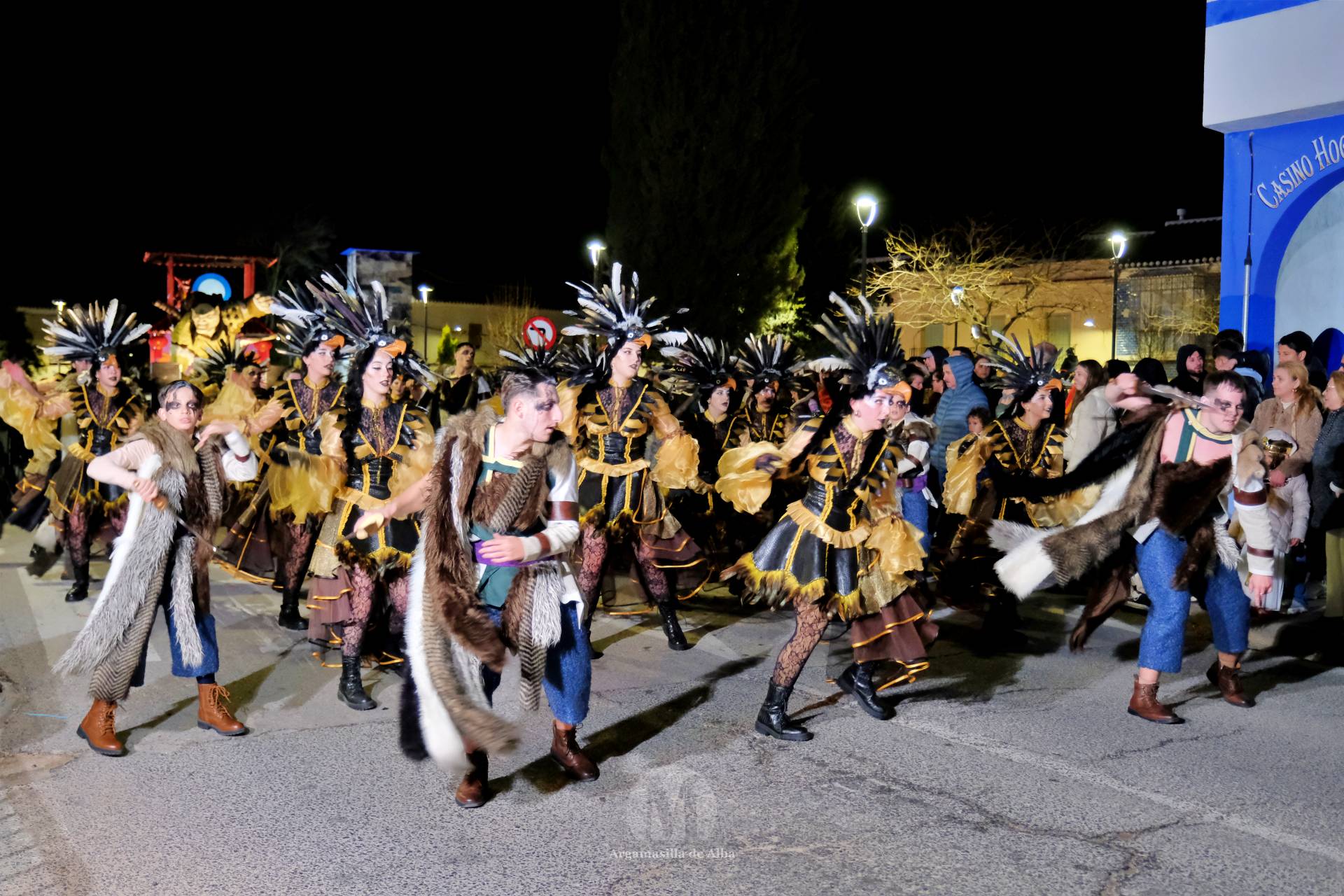El Gran Desfile de Comparsas recorre Argamasilla de Alba con diez agrupaciones
