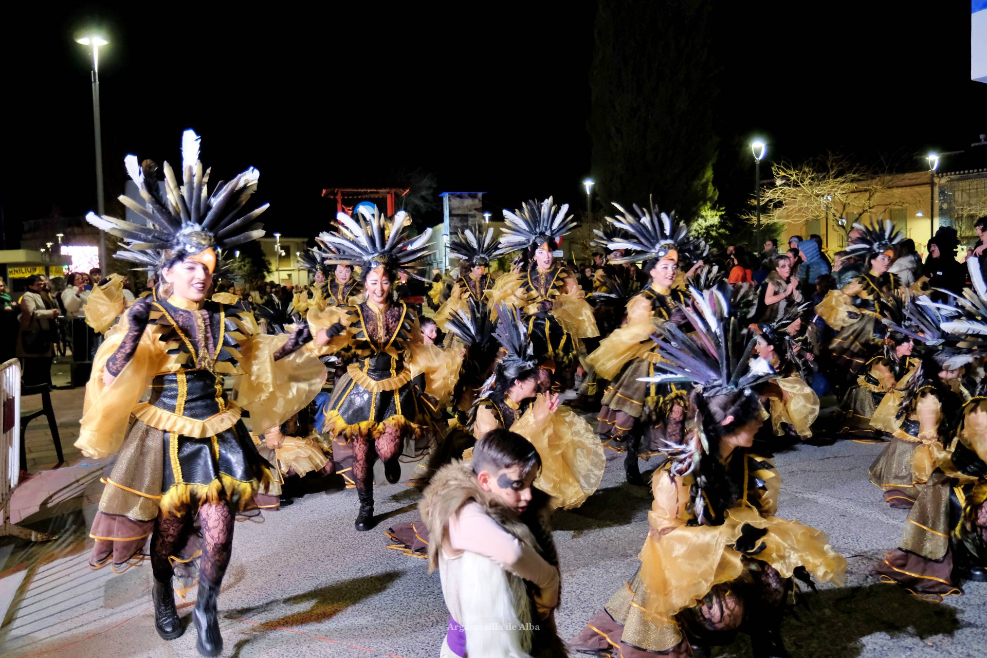 El Gran Desfile de Comparsas recorre Argamasilla de Alba con diez agrupaciones