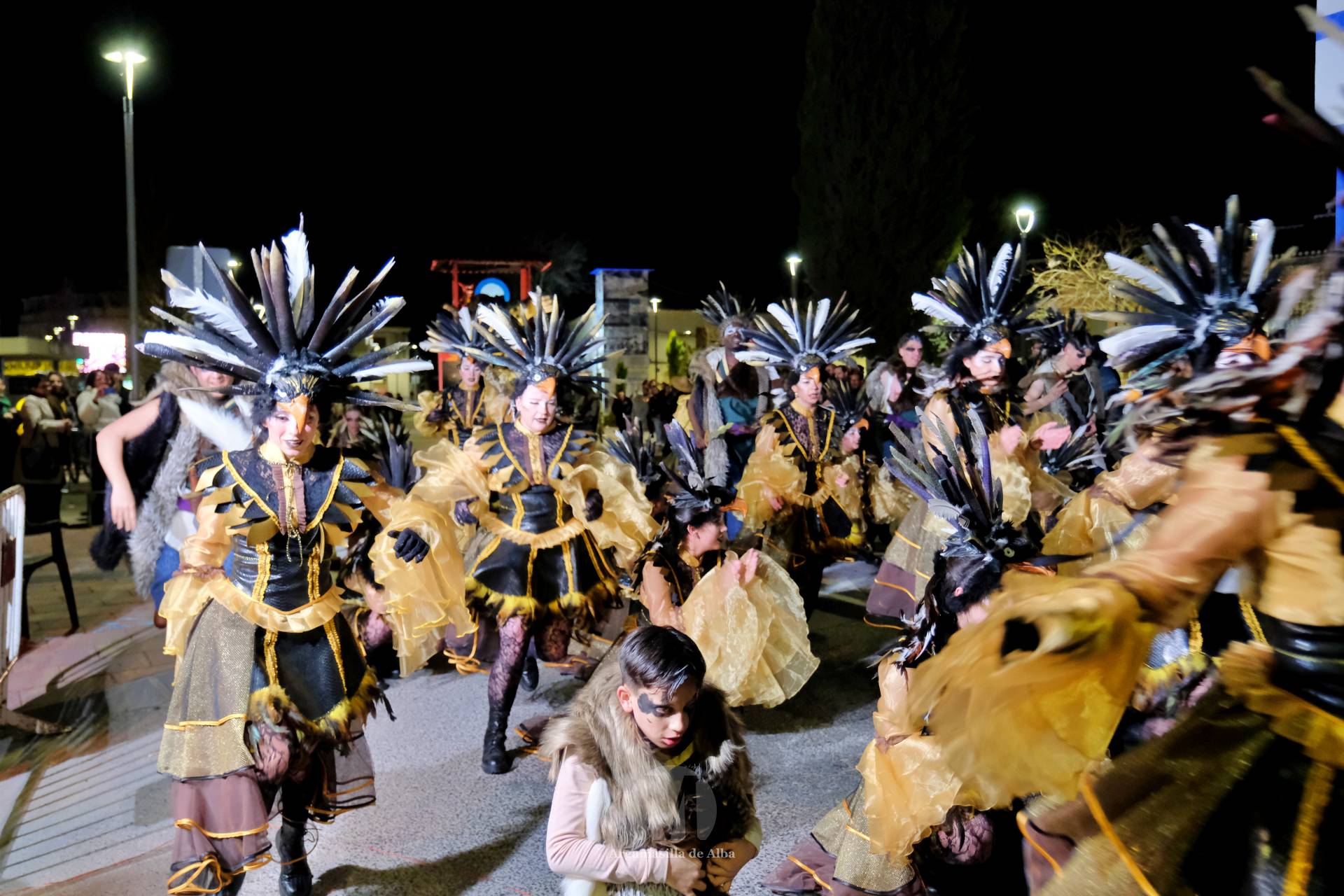 El Gran Desfile de Comparsas recorre Argamasilla de Alba con diez agrupaciones