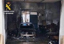 Dos personas rescatadas tras un grave incendio en el garaje de una casa de Madrigueras