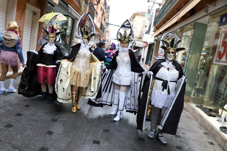 Manzanares se echa a la calle con sus máscaras más auténticas este fin de semana