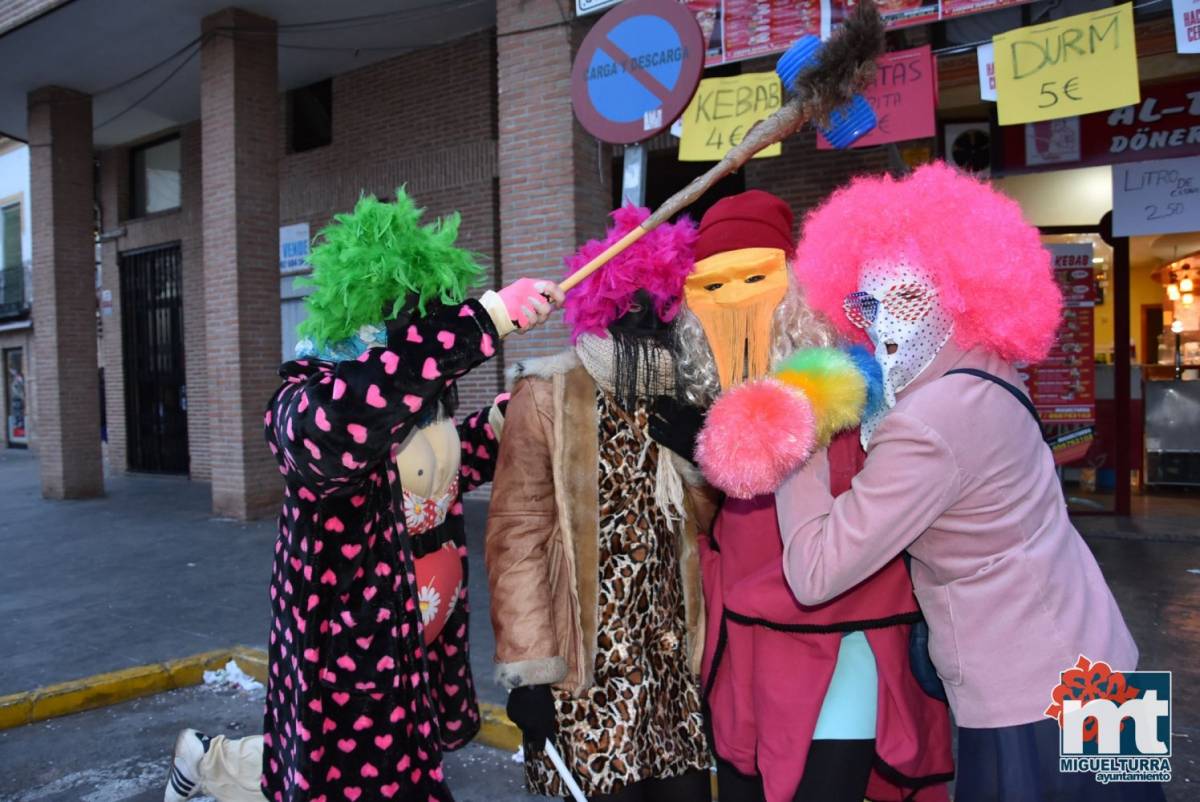 Vivir la última trama de los Bridgerton desde el Carnaval de Miguelturra: la "Máscara Callejera"