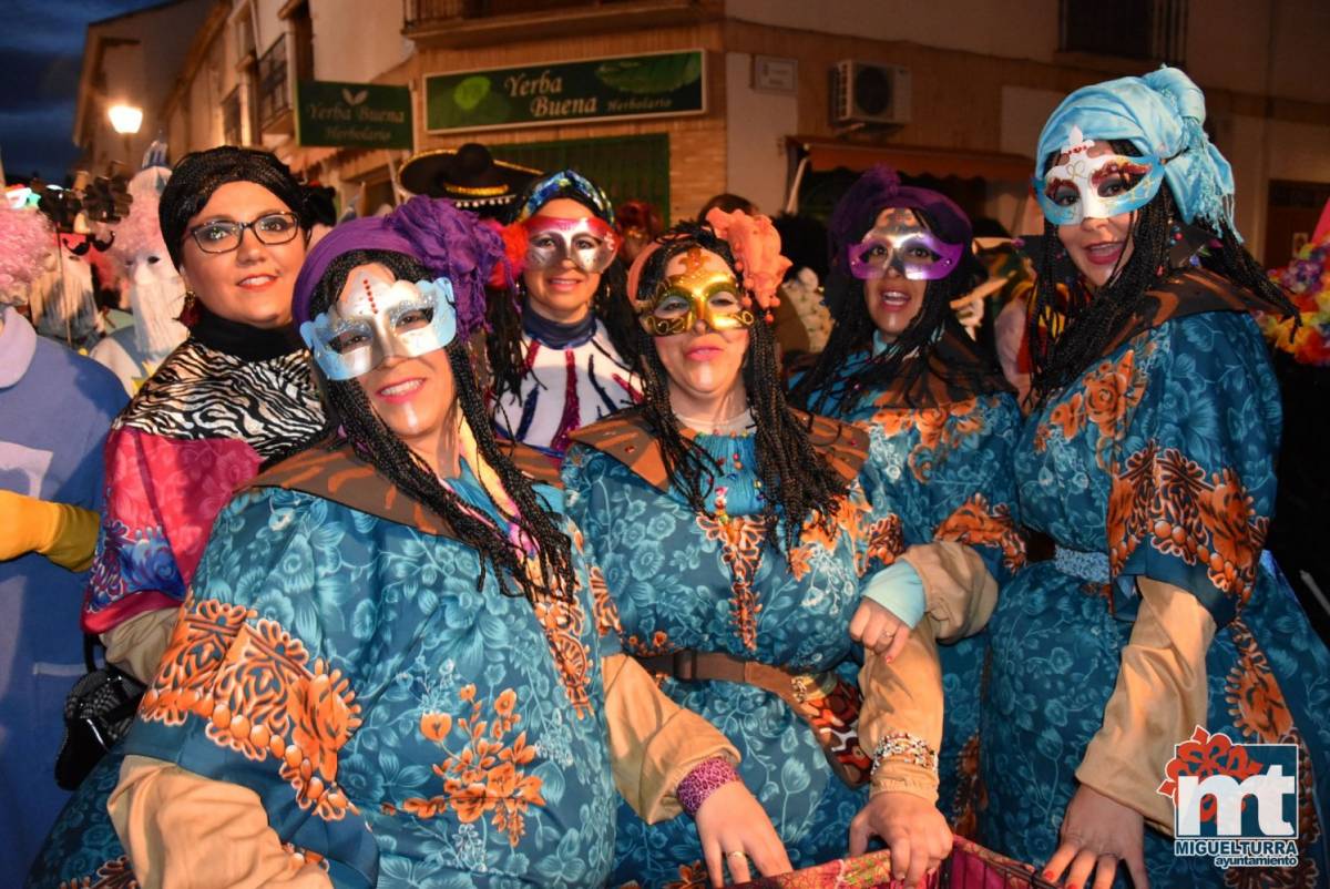 Vivir la última trama de los Bridgerton desde el Carnaval de Miguelturra: la "Máscara Callejera"