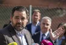 Núñez asume el pacto con Vox como opción de gobierno y promete no repetir “el giro” de Page con Podemos