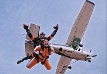 Lanzarse al vacío: cuatro lugares para hacer paracaidismo en Castilla-La Mancha
