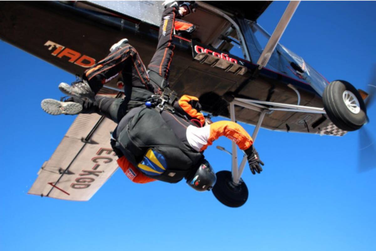 Lanzarse al vacío: cuatro lugares para hacer paracaidismo en Castilla-La Mancha