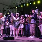 La Charanga Vinoblanco prende la mecha del Carnaval 2026 en Manzanares con un pregón lleno de música y teatro