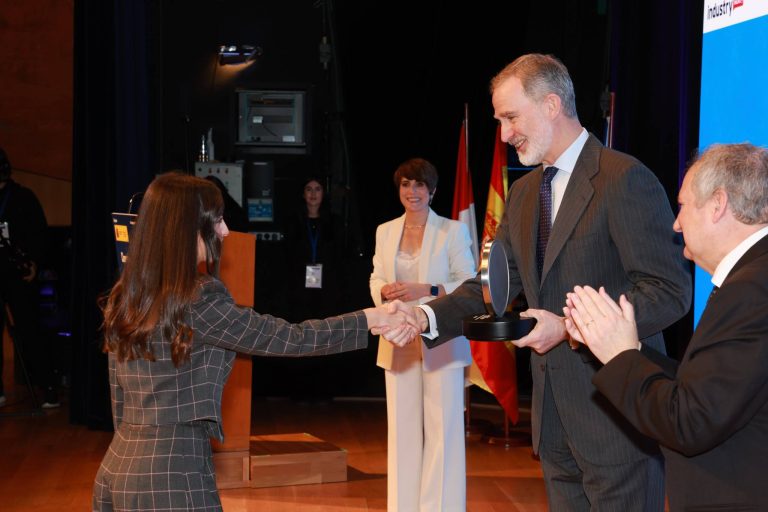 Felipe VI entrega a Cojali el Premio a la Innovación y Transformación Digital en los Nacionales de Industria