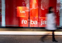 Los castellanomanchegos ajustan el bolsillo en rebajas: el gasto medio cae hasta los 260 euros