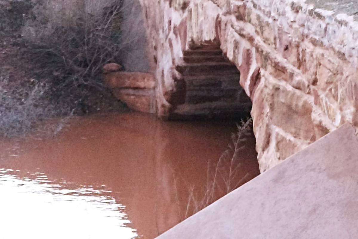 El río Azuer vuelve a llevar agua a su paso por Membrilla y Manzanares tras las intensas lluvias de febrero