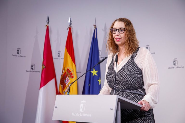 Simón llama a la unidad contra la violencia machista y reprocha a PP y Vox la ruptura del consenso