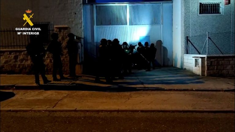 Hallan 136.000 cajetillas de tabaco de contrabando en una nave de Illescas