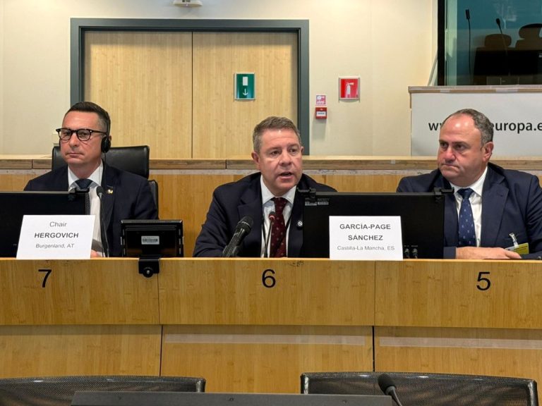 Page defiende en Bruselas incorporar a mujeres y jóvenes al sector agrario
