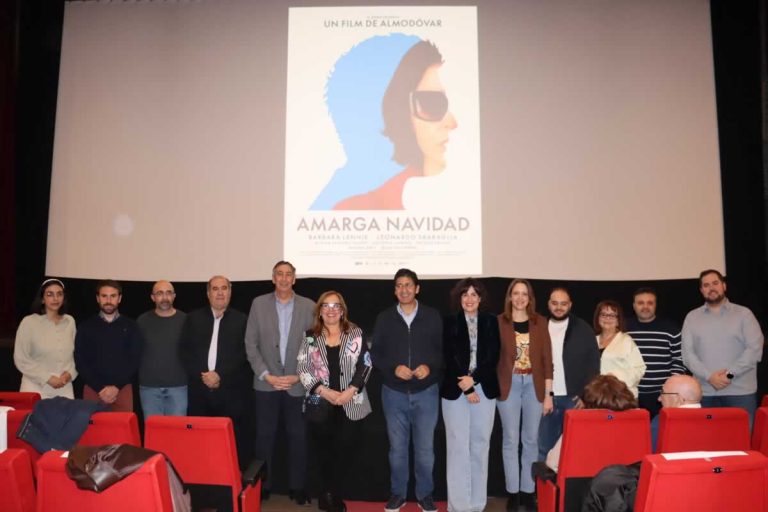 Castilla-La Mancha tiende la mano a Almodóvar para que vuelva a rodar en la región