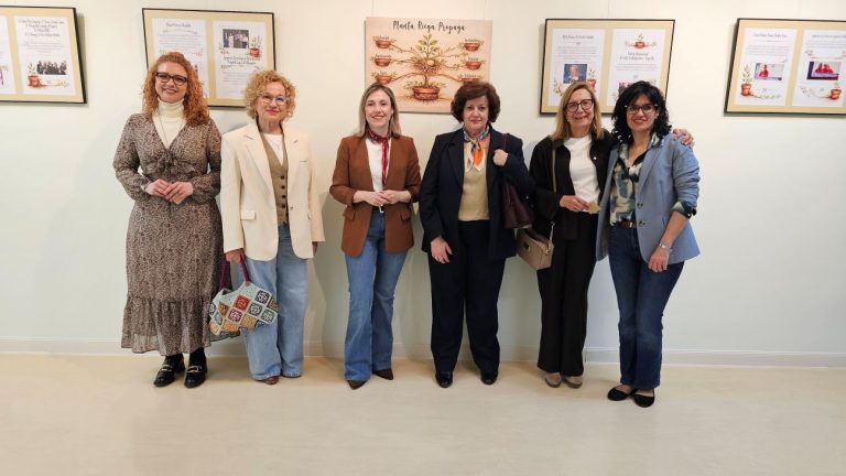 La exposición ‘Planta, riega, propaga’ celebra una década de los Premios ‘Igualdad’ en Manzanares