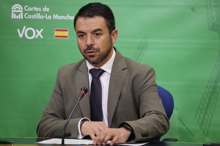 Vox acusa al PP de copiar su discurso sobre la reforma del Estatuto de C-LM: «La gente no quiere más diputados»