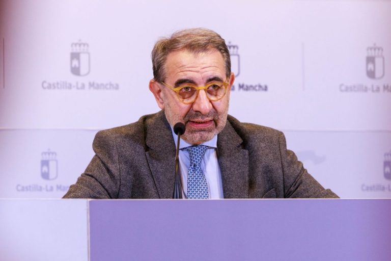 Sanz confía en un acuerdo rápido sobre la carrera profesional sanitaria