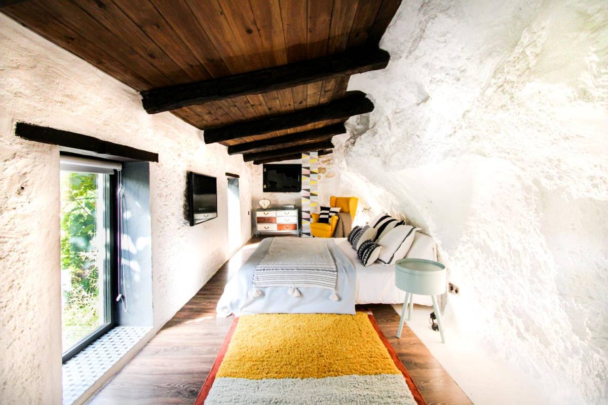 Un jacuzzi privado en medio de una cueva: el hotel escondido de Jorquera para un finde de lujo