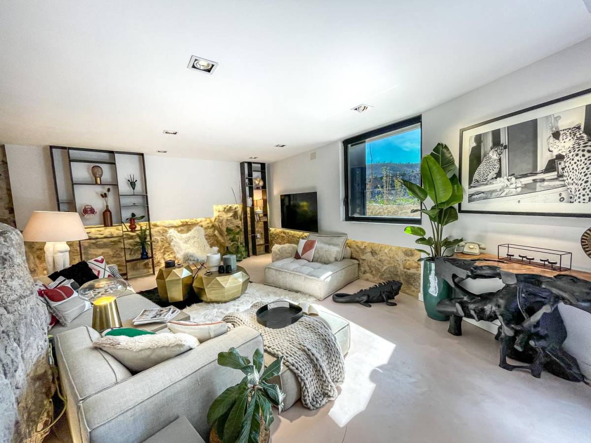 Un jacuzzi privado en medio de una cueva: el hotel escondido de Jorquera para un finde de lujo