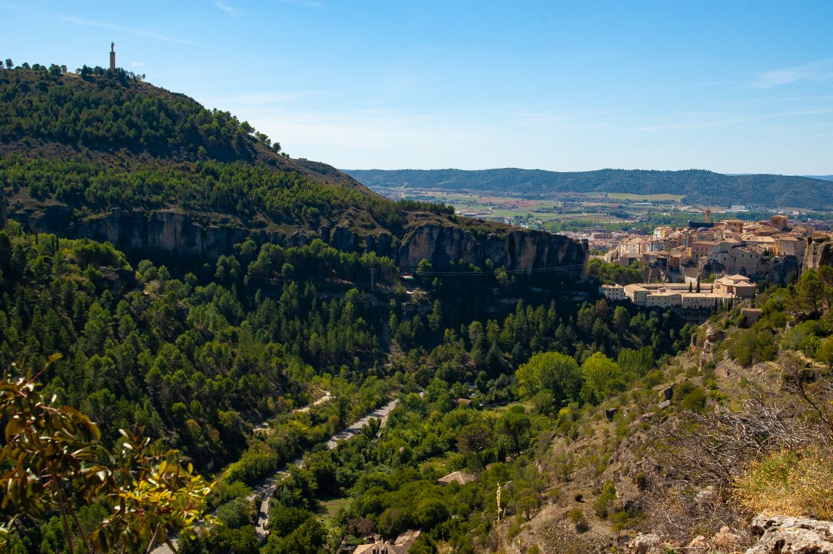Bajo los ojos de Jesucristo: el monumento que vigila Cuenca desde 1.100 metros de altura