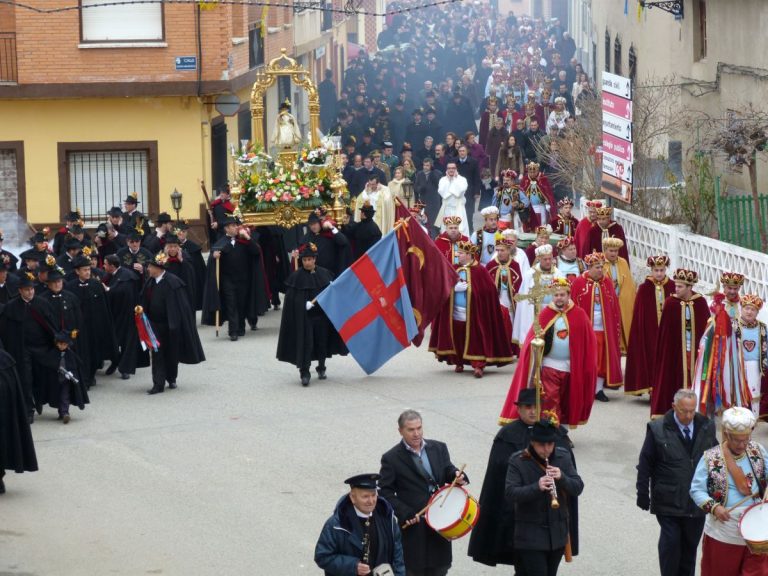 Desigualdad en las fiestas religiosas: las mujeres de un pueblo de Cuenca que no pueden desfilar como soldados