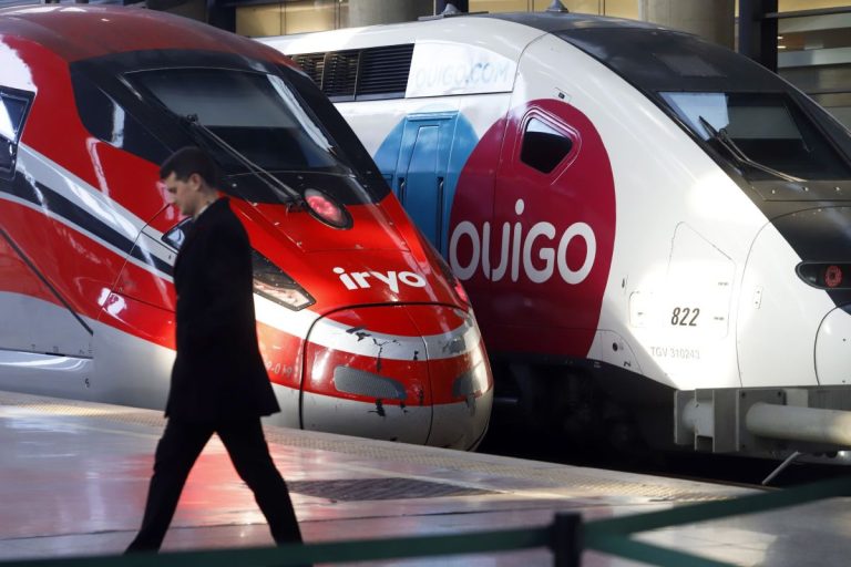 Retrasos de 20 minutos en trenes Ouigo Madrid-Sevilla tras pararse en Toledo