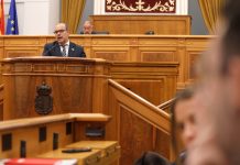 Bellido apela a la “altura moral” en las Cortes para defender que C-LM “no es menos que nadie”