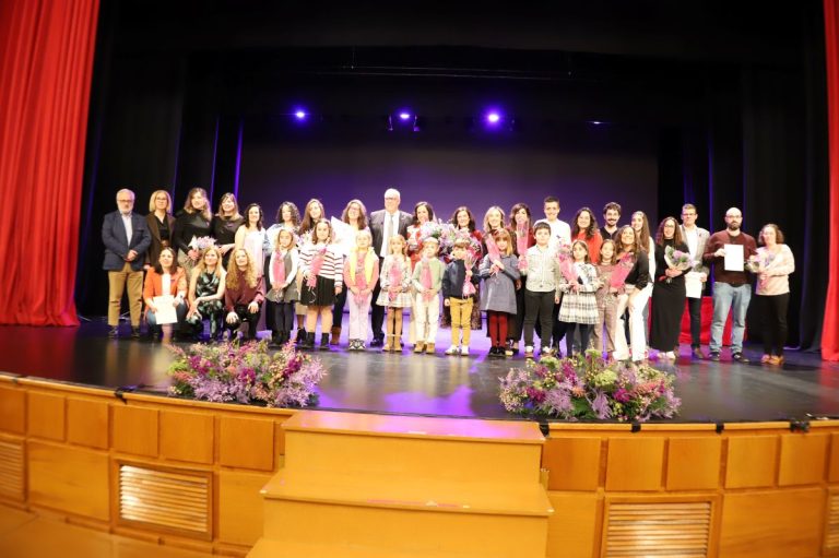 Gloria Sánchez-Carnerero Casas y María José Camacho Miñano reciben los Premios Igualdad en Manzanares