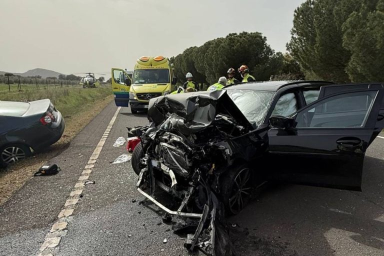 Un fallecido y tres heridos, entre ellos una menor, en un accidente en Corral de Calatrava